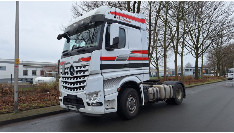 Mercedes-Benz 1845 Arocs 4x4 HD 1-Hand - Tracteur routier: photos 1 Mercedes-Benz 1845 Arocs 4x4 HD 1-Hand - Tracteur routier: photos 1