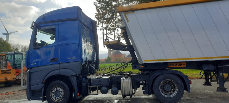 Mercedes-Benz Actros 1843LS 4x2 G.Haus/Hochdach Kipphyd./2-Kre - Tracteur routier: photos 5 Mercedes-Benz Actros 1843LS 4x2 G.Haus/Hochdach Kipphyd./2-Kre - Tracteur routier: photos 5