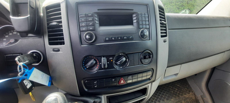 Volkswagen Crafter TDI Lang/Klima 3-Sitzer - Fourgon utilitaire: photos 5 Volkswagen Crafter TDI Lang/Klima 3-Sitzer - Fourgon utilitaire: photos 5