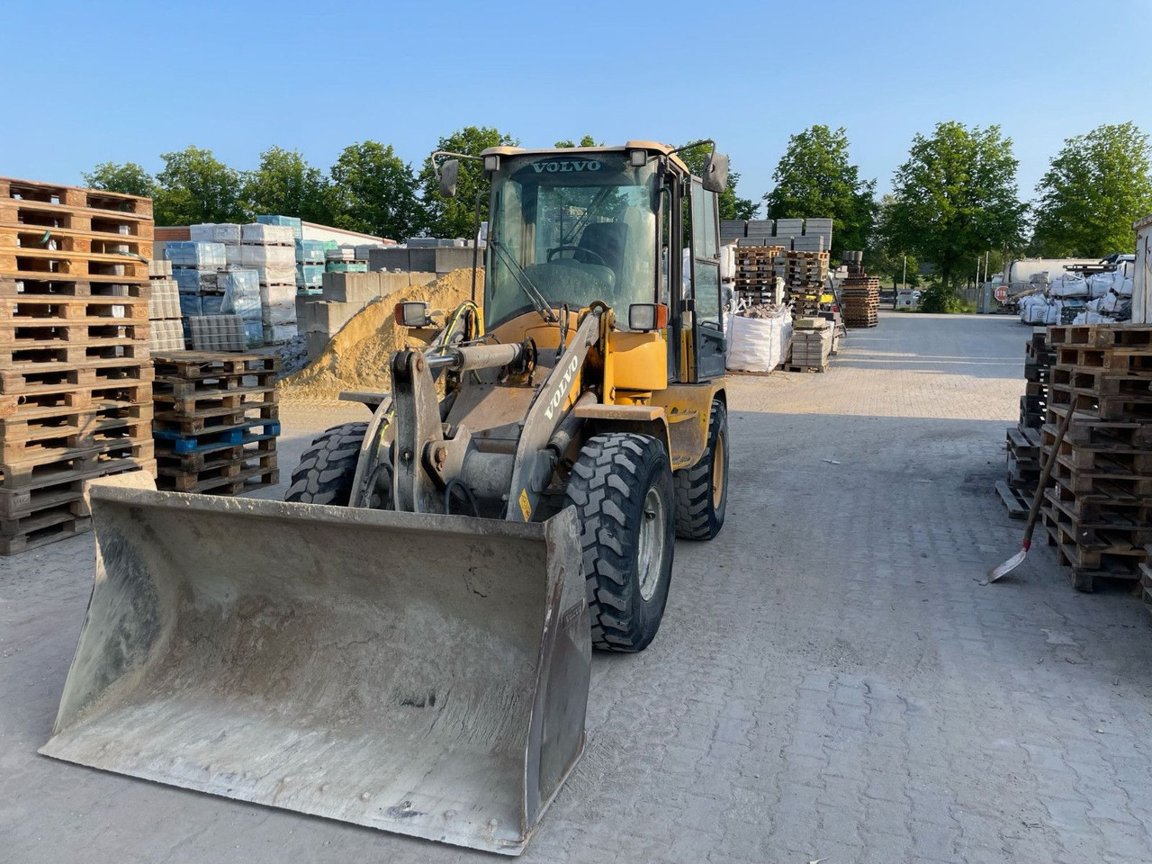 Volvo L30G - Chargeuse sur pneus: photos 1 Volvo L30G - Chargeuse sur pneus: photos 1