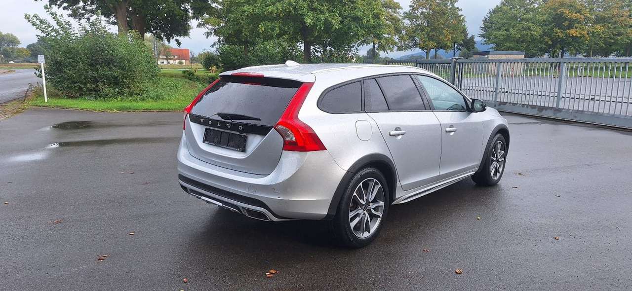 Volvo V60 Cross Country Summum AWD - Voiture: photos 3 Volvo V60 Cross Country Summum AWD - Voiture: photos 3