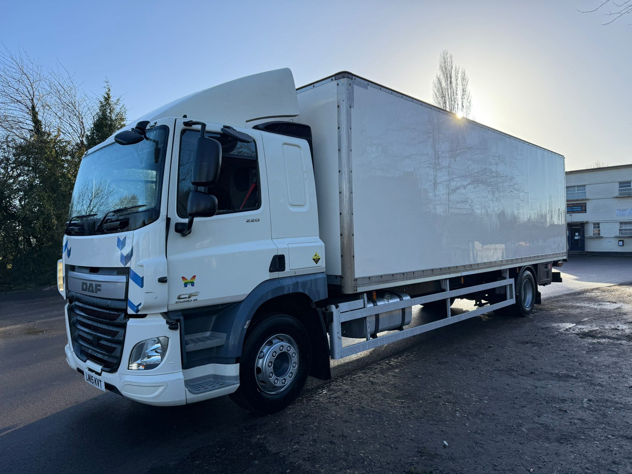 2015 DAF CF 220 Rigid Truck - Camion fourgon: photos 2 2015 DAF CF 220 Rigid Truck - Camion fourgon: photos 2