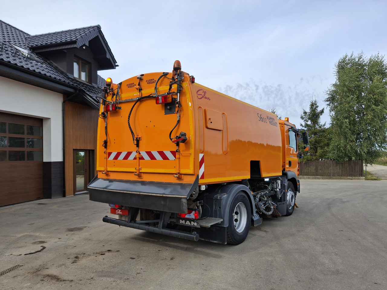 MAN TGM 18.250 Zamiatarka Kupper Weisser BROCK 2 Motoren Szczotki L/R PM10 Odchwaszczarka - Balayeuse de voirie: photos 5 MAN TGM 18.250 Zamiatarka Kupper Weisser BROCK 2 Motoren Szczotki L/R PM10 Odchwaszczarka - Balayeuse de voirie: photos 5