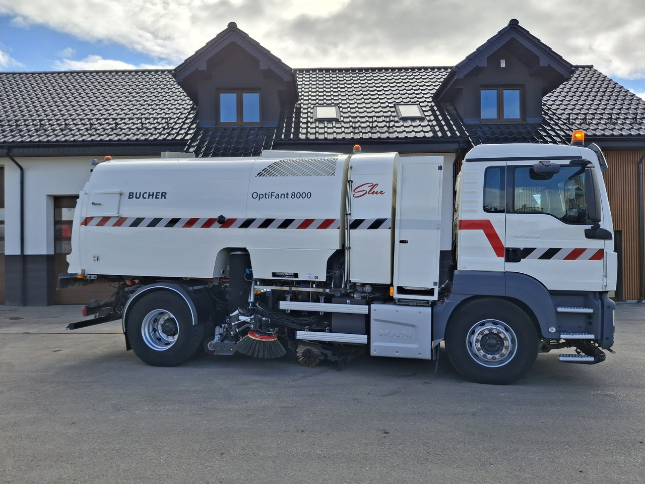 MAN TGS 18.320 Zamiatarka Kehrmaschine BUCHER OptiFant 8000 Karcher Euro 6 PM10 L/R Hochdruckreinigung - Balayeuse de voirie: photos 5 MAN TGS 18.320 Zamiatarka Kehrmaschine BUCHER OptiFant 8000 Karcher Euro 6 PM10 L/R Hochdruckreinigung - Balayeuse de voirie: photos 5