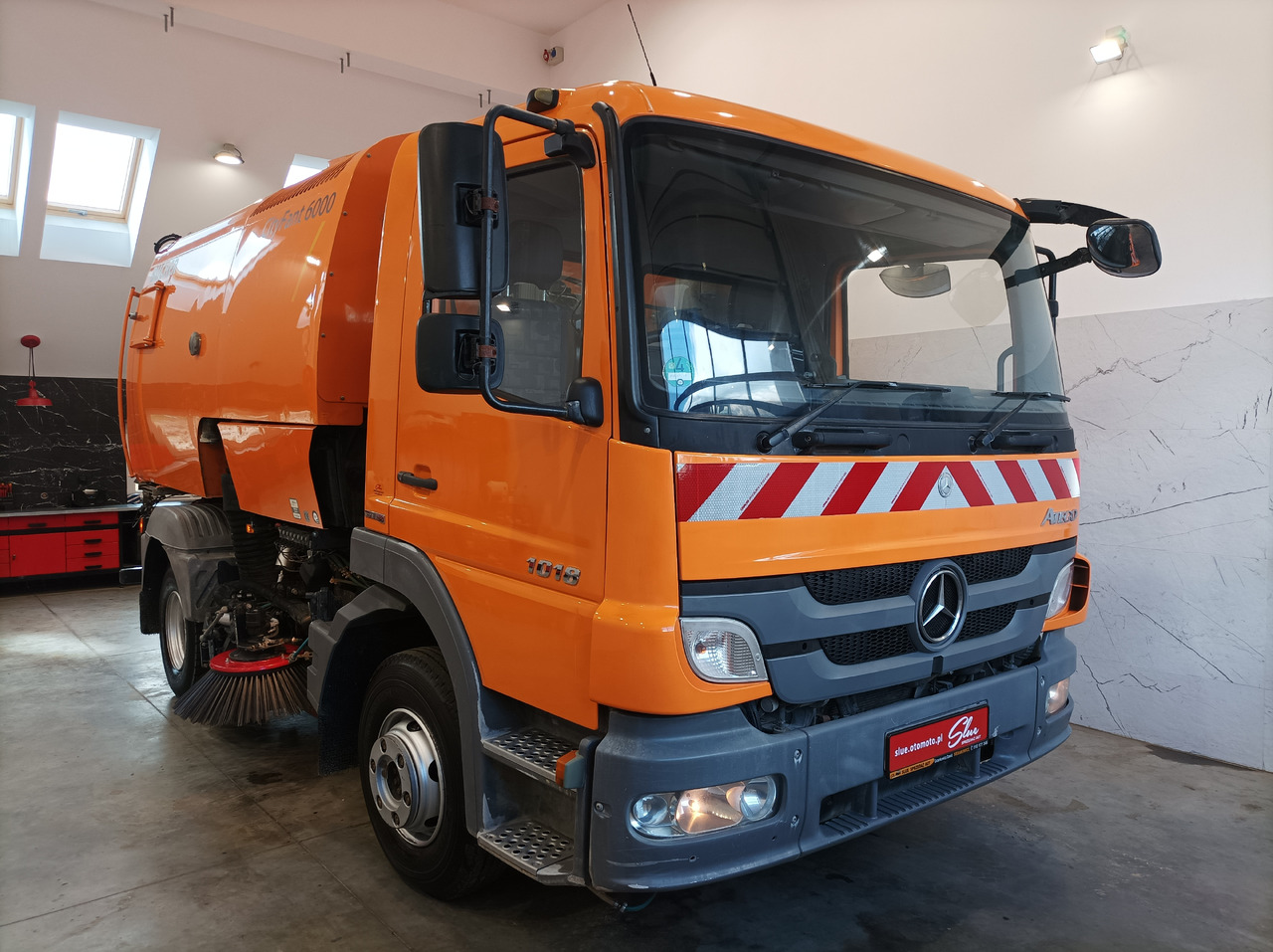 MERCEDES-BENZ Atego 1018 Zamiatarka Kehrmaschine BUCHER Szczotki L/R PM10 2 Silniki 2012r - Balayeuse de voirie: photos 1 MERCEDES-BENZ Atego 1018 Zamiatarka Kehrmaschine BUCHER Szczotki L/R PM10 2 Silniki 2012r - Balayeuse de voirie: photos 1