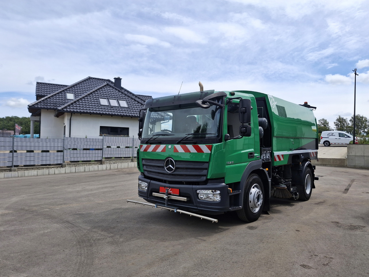 MERCEDES-BENZ Atego 1523 Zamiatarka Kehrmaschine Schmidt SK600 Karcher 2 Motoren Euro 6 PM10 Rura Do Liści - Balayeuse de voirie: photos 3 MERCEDES-BENZ Atego 1523 Zamiatarka Kehrmaschine Schmidt SK600 Karcher 2 Motoren Euro 6 PM10 Rura Do Liści - Balayeuse de voirie: photos 3
