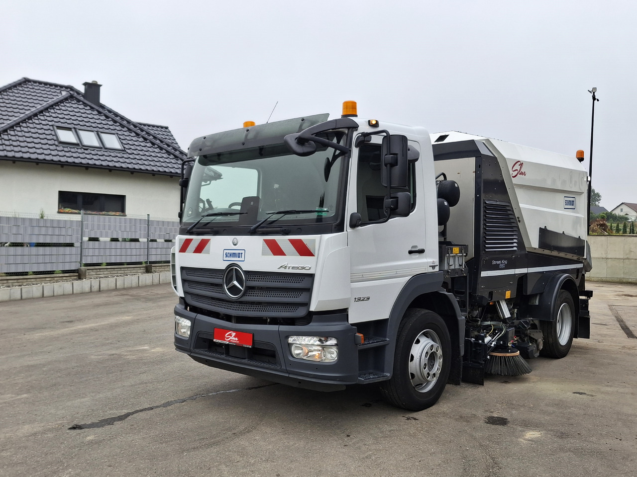 MERCEDES-BENZ Atego 1523 Zamiatarka Kehrmaschine Schmidt Street King 660 Euro 6 PM10 2 Motoren Szczotki L/R 2016r - Balayeuse de voirie: photos 2 MERCEDES-BENZ Atego 1523 Zamiatarka Kehrmaschine Schmidt Street King 660 Euro 6 PM10 2 Motoren Szczotki L/R 2016r - Balayeuse de voirie: photos 2