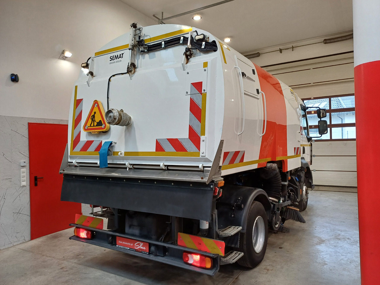 RENAULT D12 Zamiatarka Kehrmaschine 2 Motoren SEMAT Zoeller Szczotki L/R Euro 6 PM10 2017r - Balayeuse de voirie: photos 4 RENAULT D12 Zamiatarka Kehrmaschine 2 Motoren SEMAT Zoeller Szczotki L/R Euro 6 PM10 2017r - Balayeuse de voirie: photos 4