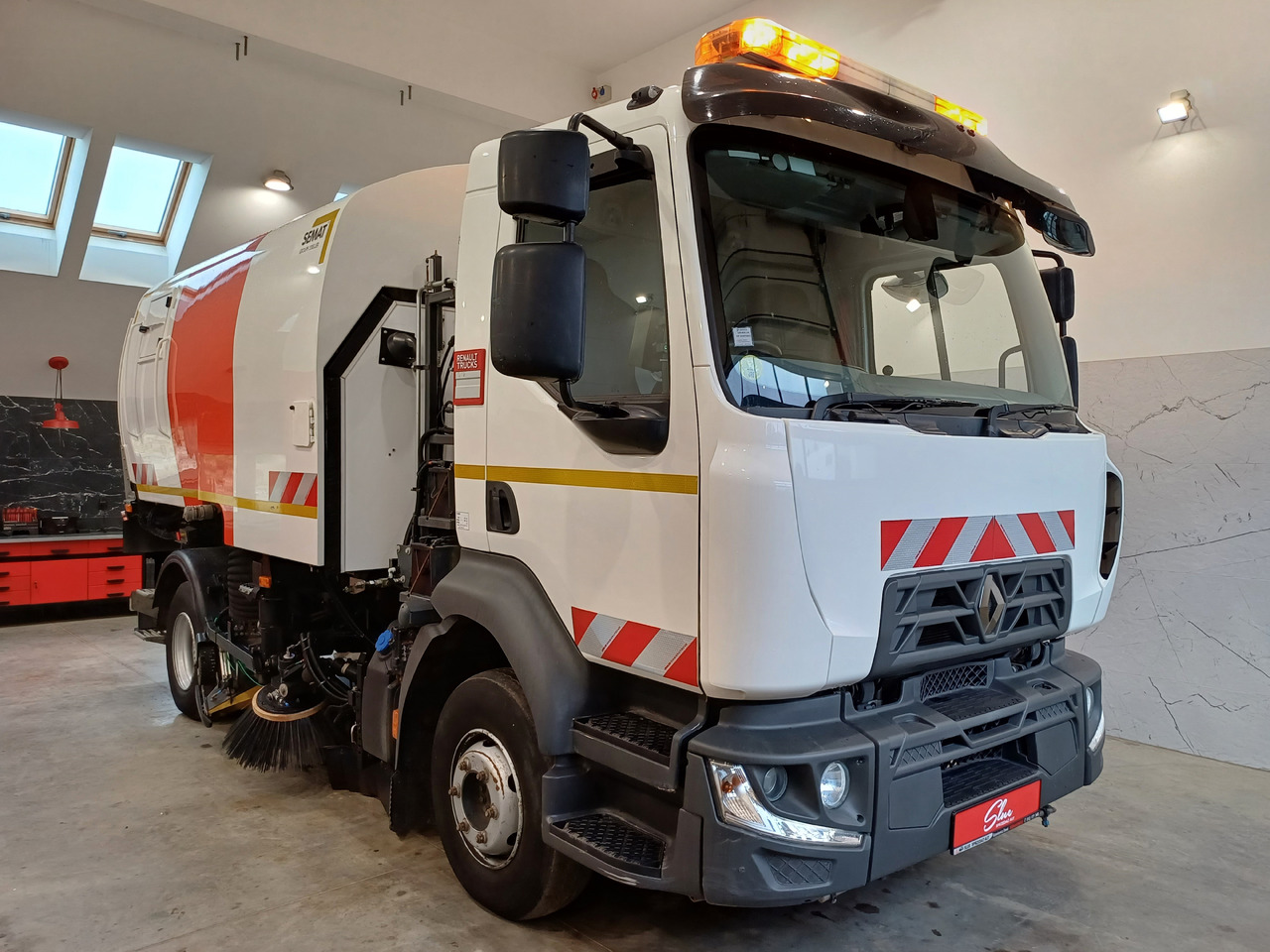 RENAULT D12 Zamiatarka Kehrmaschine 2 Motoren SEMAT Zoeller Szczotki L/R Euro 6 PM10 2017r - Balayeuse de voirie: photos 1 RENAULT D12 Zamiatarka Kehrmaschine 2 Motoren SEMAT Zoeller Szczotki L/R Euro 6 PM10 2017r - Balayeuse de voirie: photos 1
