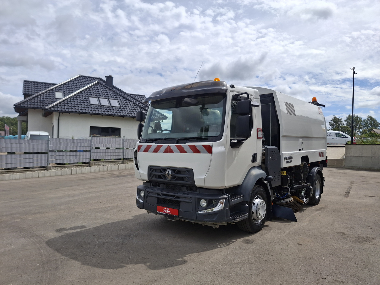 RENAULT D16 Zamiatarka Kehrmaschine FAUN Euro 6 PM10 Szczotki L/R Karcher Rura Do Liści 2 Motoren - Balayeuse de voirie: photos 2 RENAULT D16 Zamiatarka Kehrmaschine FAUN Euro 6 PM10 Szczotki L/R Karcher Rura Do Liści 2 Motoren - Balayeuse de voirie: photos 2