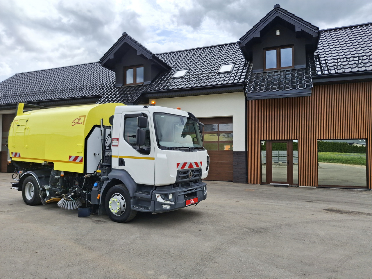 RENAULT D16 Zamiatarka Kehrmaschine SEMAT Zoeller FAUN Karcher Szczotki L/R Hydrostat Euro 6 PM10 Rura Do Liści - Balayeuse de voirie: photos 1 RENAULT D16 Zamiatarka Kehrmaschine SEMAT Zoeller FAUN Karcher Szczotki L/R Hydrostat Euro 6 PM10 Rura Do Liści - Balayeuse de voirie: photos 1