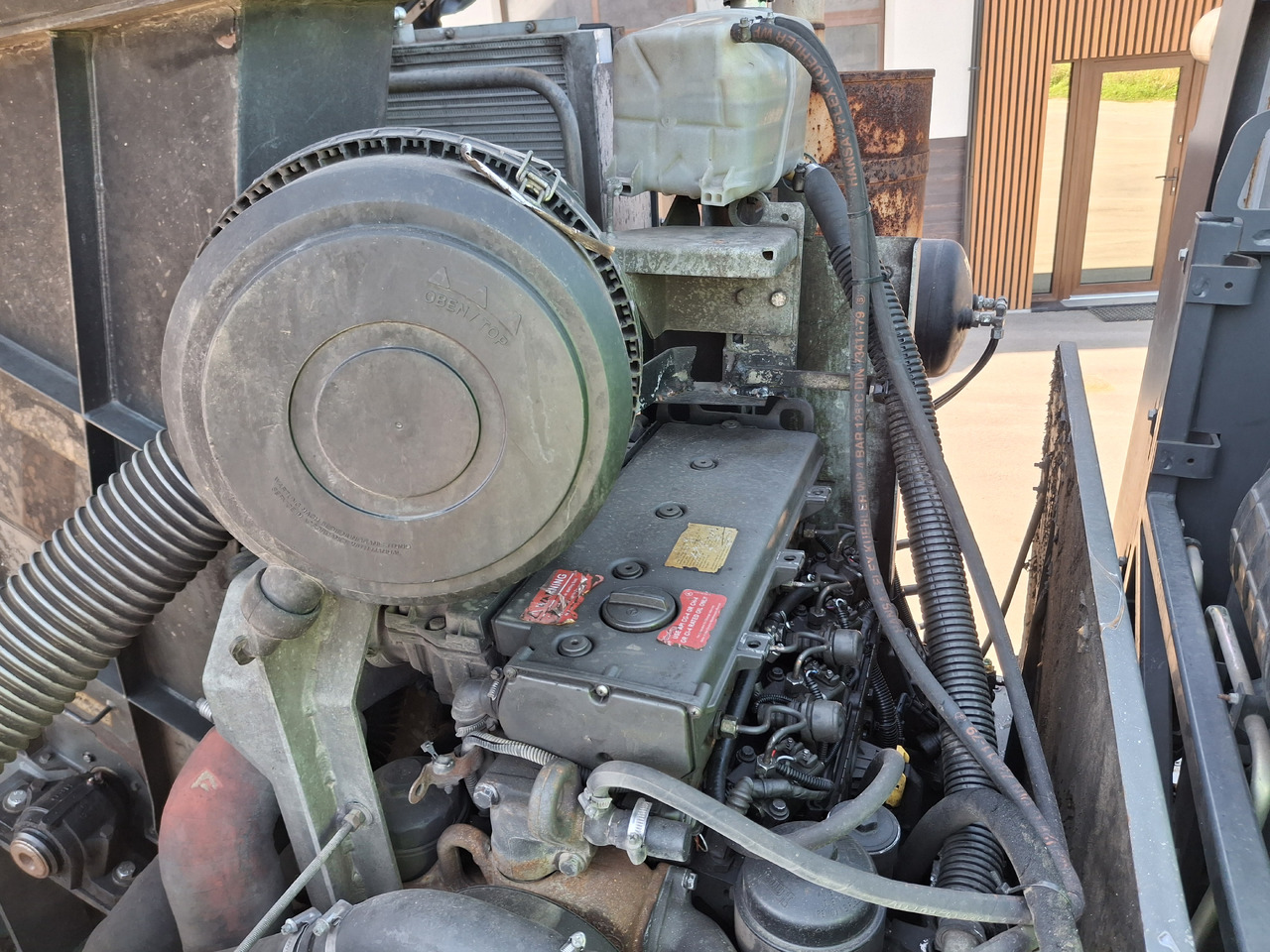 Balayeuse de voirie RENAULT Middlum 270 DXI Zamiatarka Kehrmaschine BUCHER Karcher L/R 2 Silniki 2 Motoren: photos 18 Balayeuse de voirie RENAULT Middlum 270 DXI Zamiatarka Kehrmaschine BUCHER Karcher L/R 2 Silniki 2 Motoren: photos 18