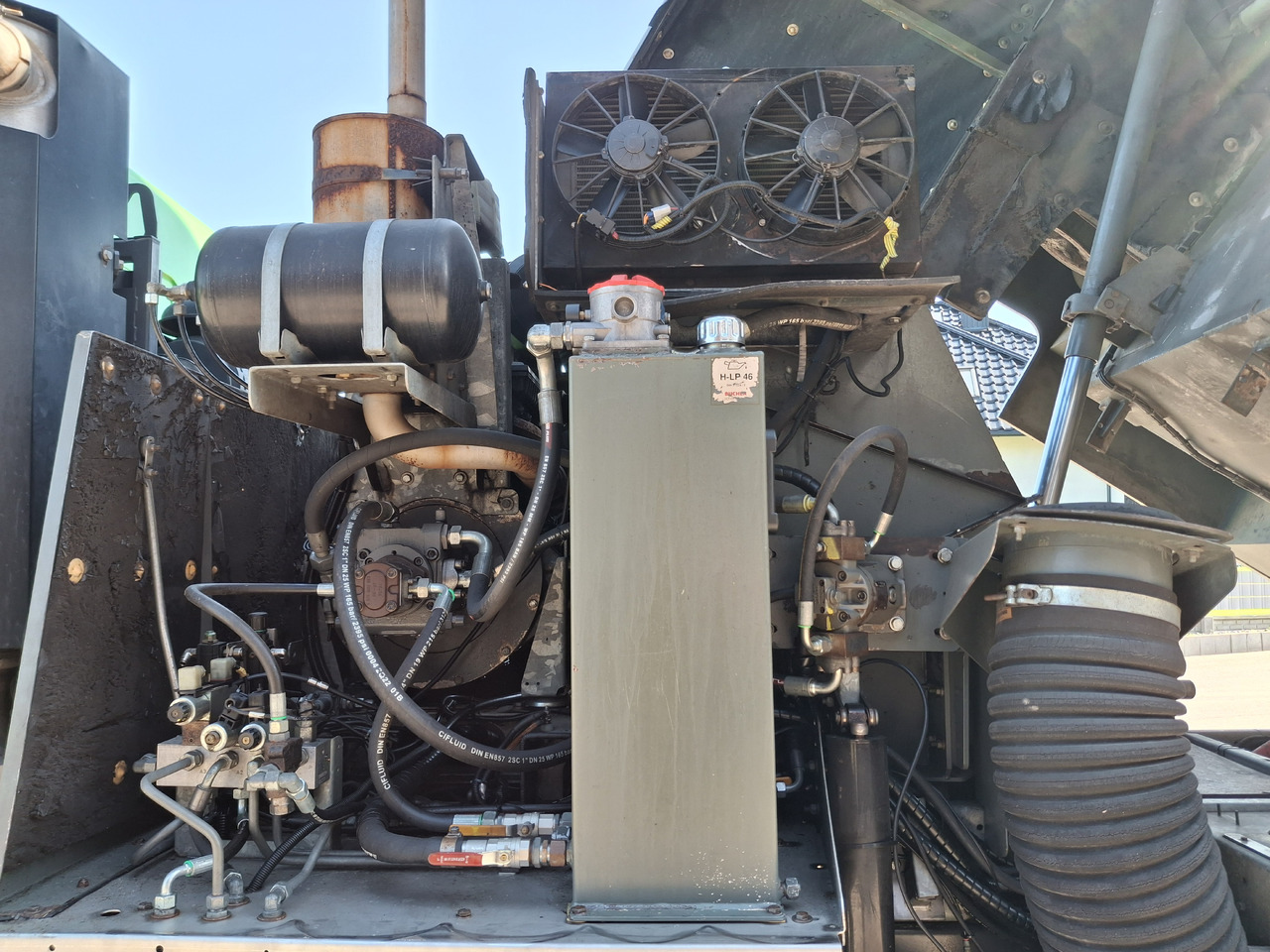 Balayeuse de voirie RENAULT Middlum 270 DXI Zamiatarka Kehrmaschine BUCHER Karcher L/R 2 Silniki 2 Motoren: photos 16 Balayeuse de voirie RENAULT Middlum 270 DXI Zamiatarka Kehrmaschine BUCHER Karcher L/R 2 Silniki 2 Motoren: photos 16