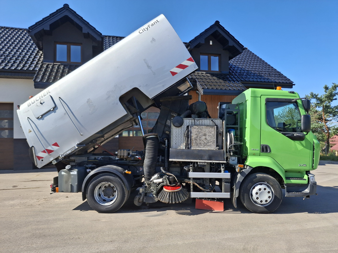 Balayeuse de voirie RENAULT Middlum 270 DXI Zamiatarka Kehrmaschine BUCHER Karcher L/R 2 Silniki 2 Motoren: photos 13 Balayeuse de voirie RENAULT Middlum 270 DXI Zamiatarka Kehrmaschine BUCHER Karcher L/R 2 Silniki 2 Motoren: photos 13