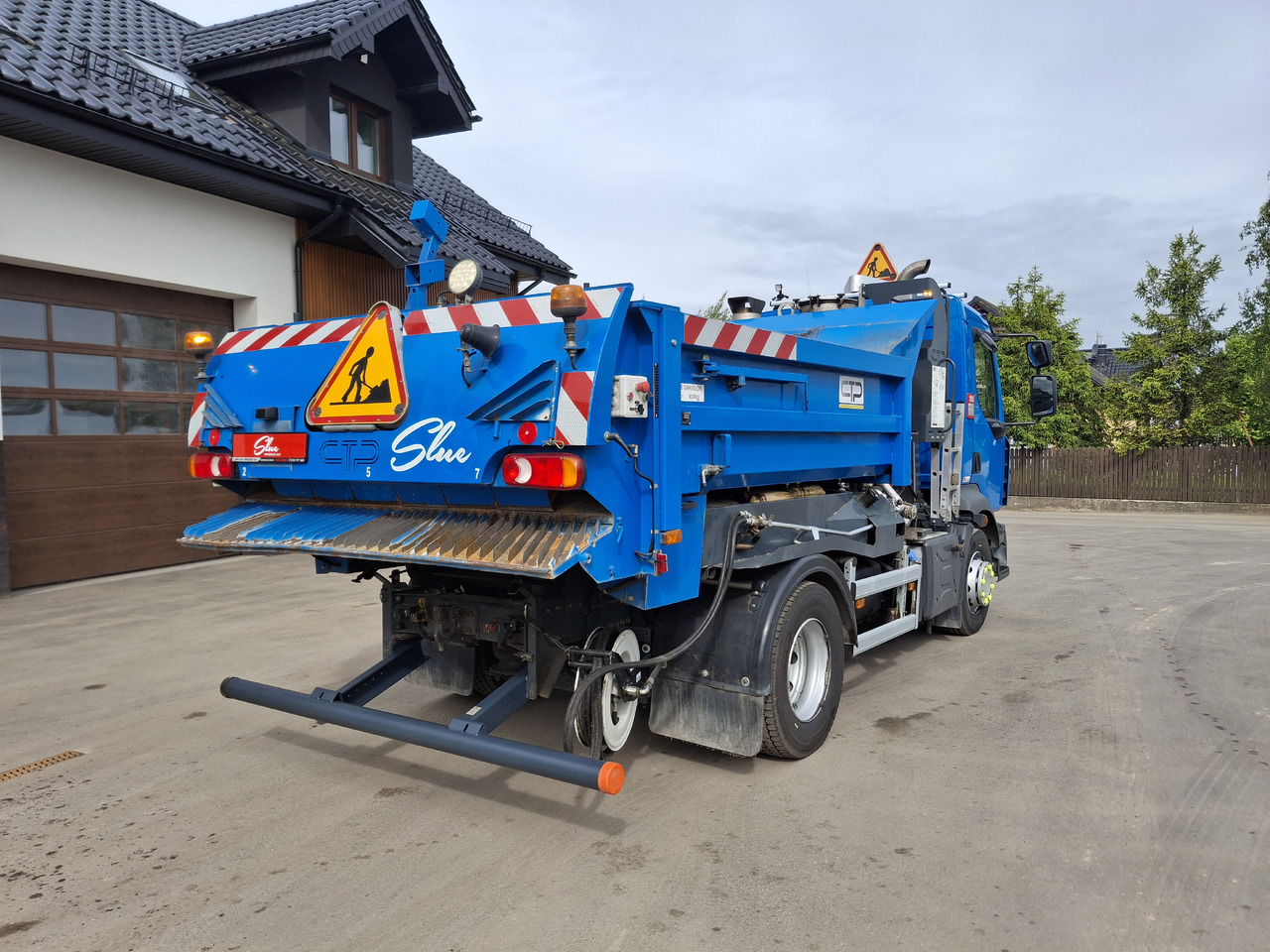 Renault D16 - Répandeuse: photos 3 Renault D16 - Répandeuse: photos 3