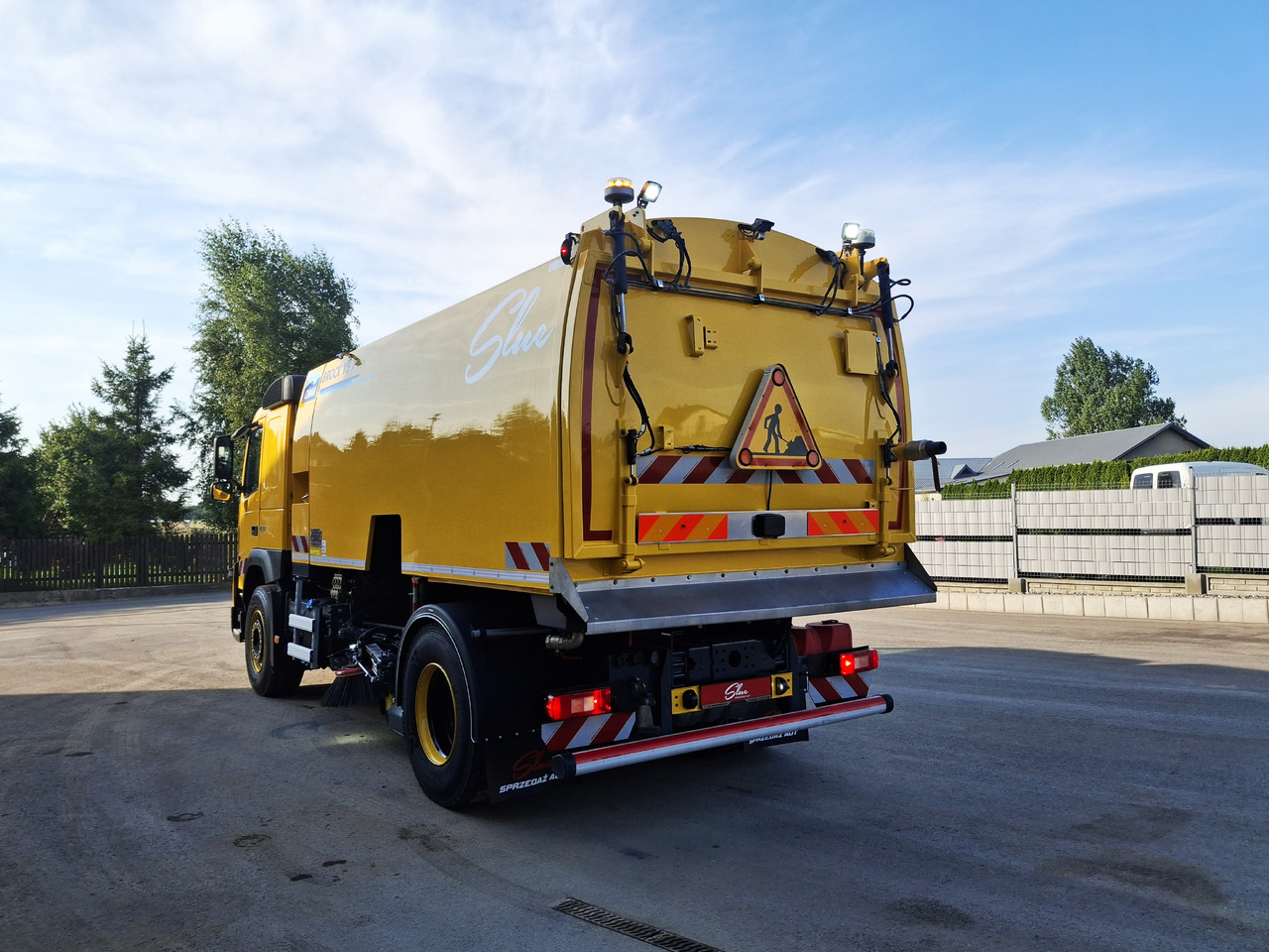 VOLVO FMX 420 Zamiatarka Kehrmaschine Euro 6 PM2.5 BROCK VS 7 TECH Karcher L/R 2145 Mth 2021r - Balayeuse de voirie: photos 4 VOLVO FMX 420 Zamiatarka Kehrmaschine Euro 6 PM2.5 BROCK VS 7 TECH Karcher L/R 2145 Mth 2021r - Balayeuse de voirie: photos 4