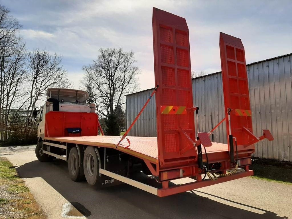 DAF 85.410 6X2 CAR TRANSPORTER - Camion porte-voitures: photos 2 DAF 85.410 6X2 CAR TRANSPORTER - Camion porte-voitures: photos 2