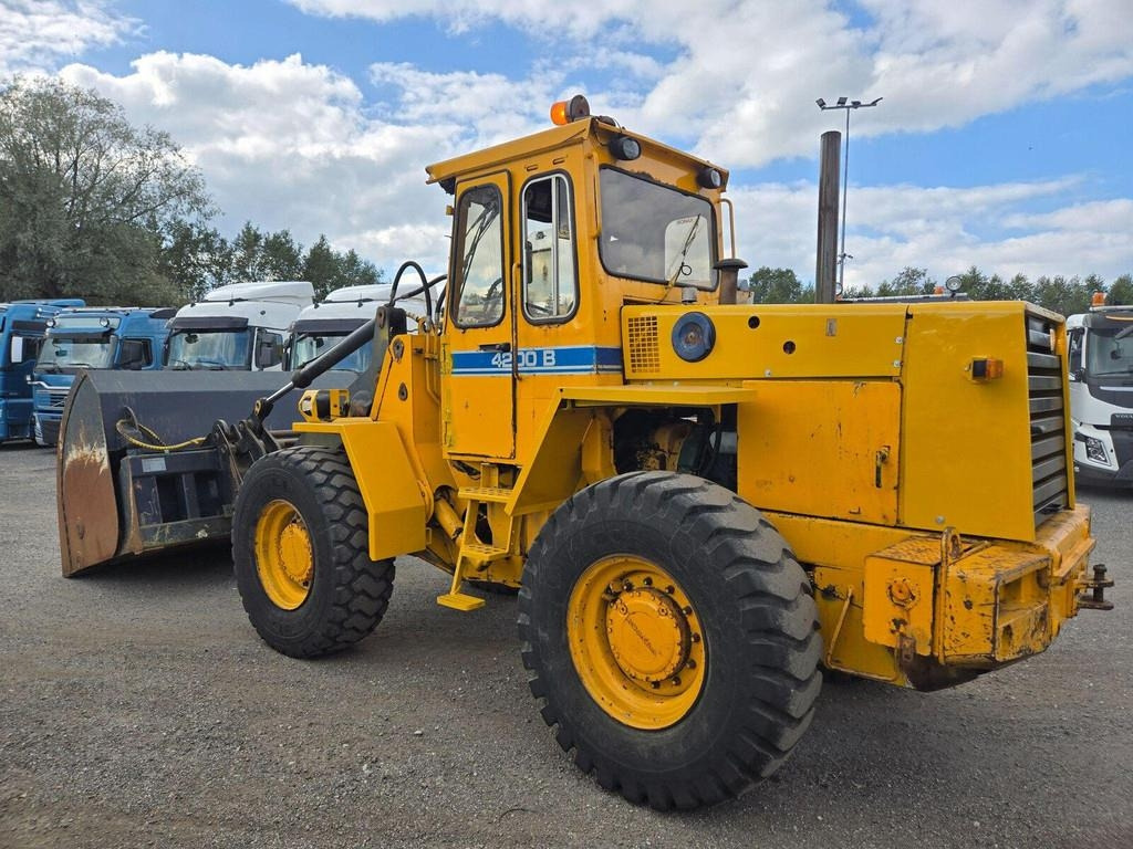 Chargeuse sur pneus Volvo 4200B: photos 7 Chargeuse sur pneus Volvo 4200B: photos 7
