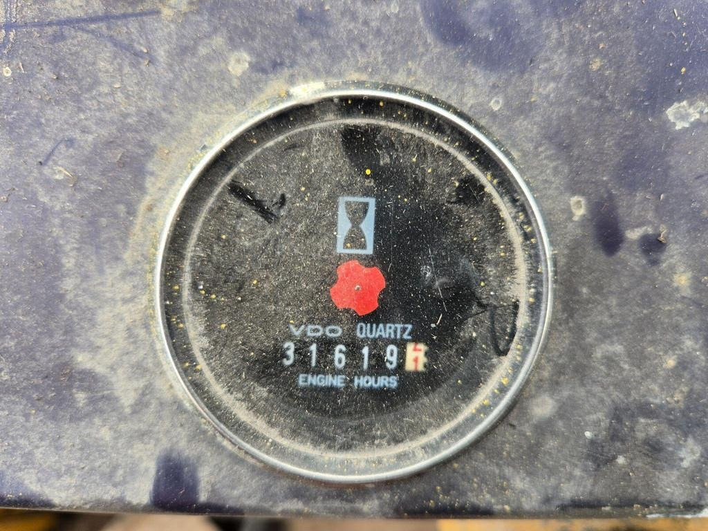 Chargeuse sur pneus Volvo 4200B: photos 12 Chargeuse sur pneus Volvo 4200B: photos 12