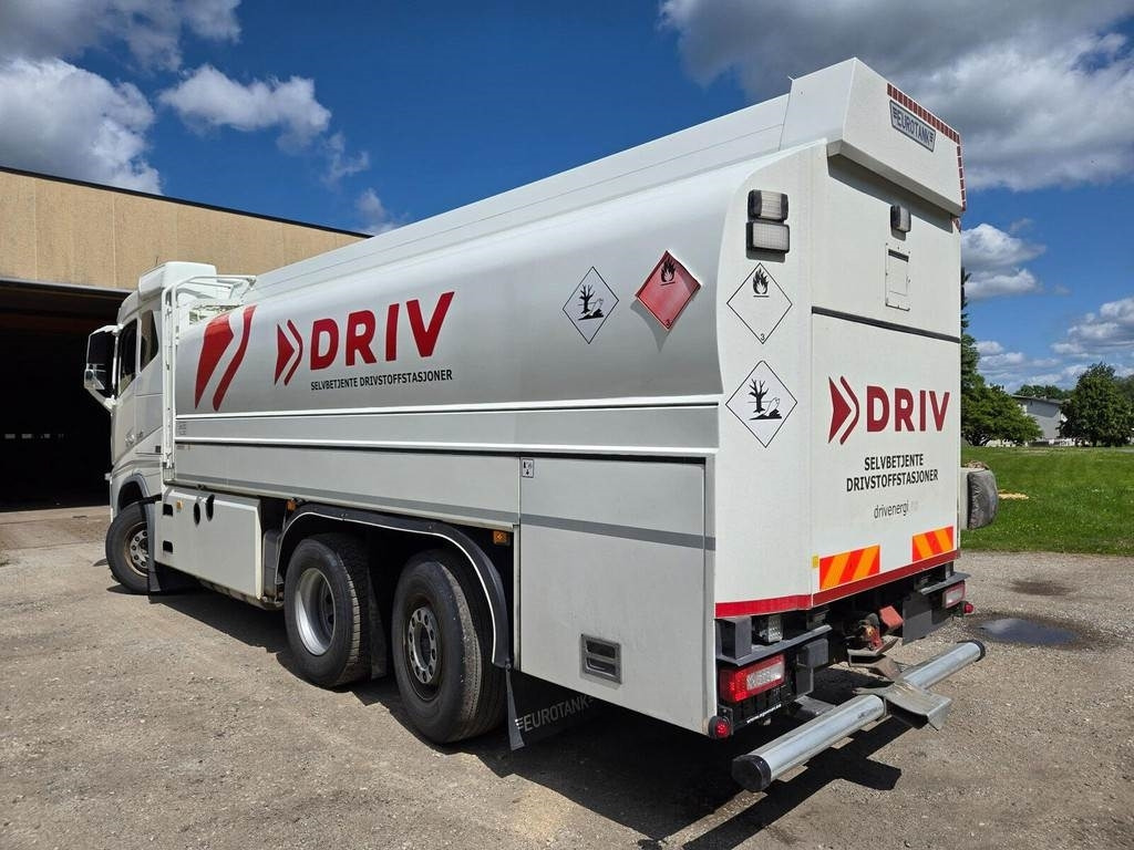 Volvo FH540 6x2 ADR - Camion citerne: photos 2 Volvo FH540 6x2 ADR - Camion citerne: photos 2
