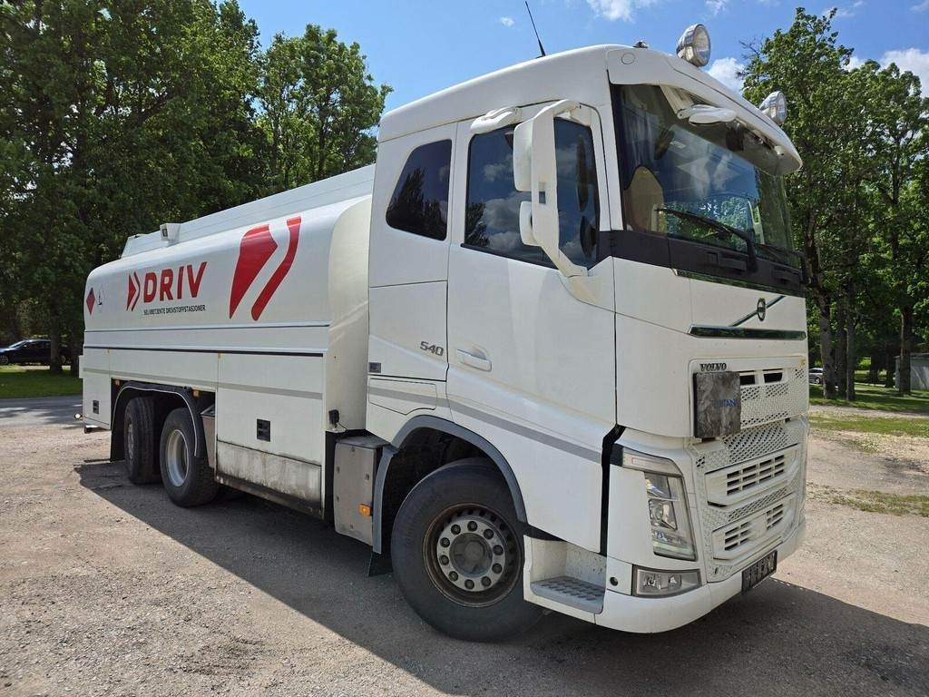 Volvo FH540 6x2 ADR - Camion citerne: photos 5 Volvo FH540 6x2 ADR - Camion citerne: photos 5