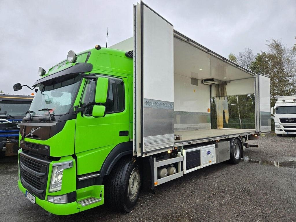 Volvo FM370 4X2 CARRIER 1150 SIDEOPENING  - Camion frigorifique: photos 1 Volvo FM370 4X2 CARRIER 1150 SIDEOPENING  - Camion frigorifique: photos 1