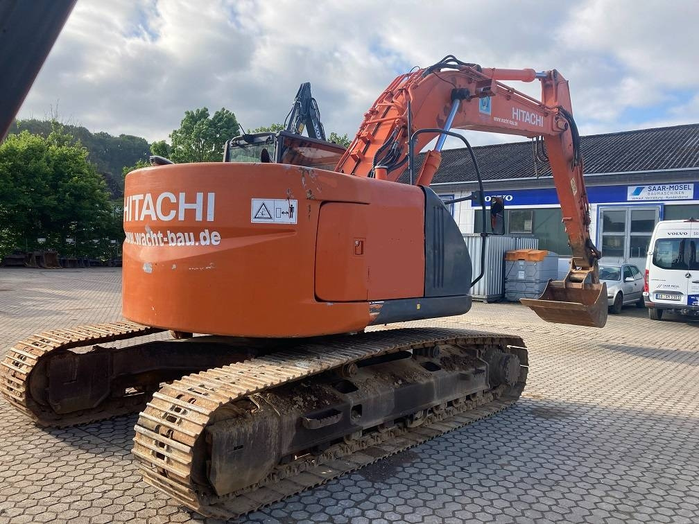 Hitachi ZX 225 US LC - Pelle sur chenille: photos 3 Hitachi ZX 225 US LC - Pelle sur chenille: photos 3
