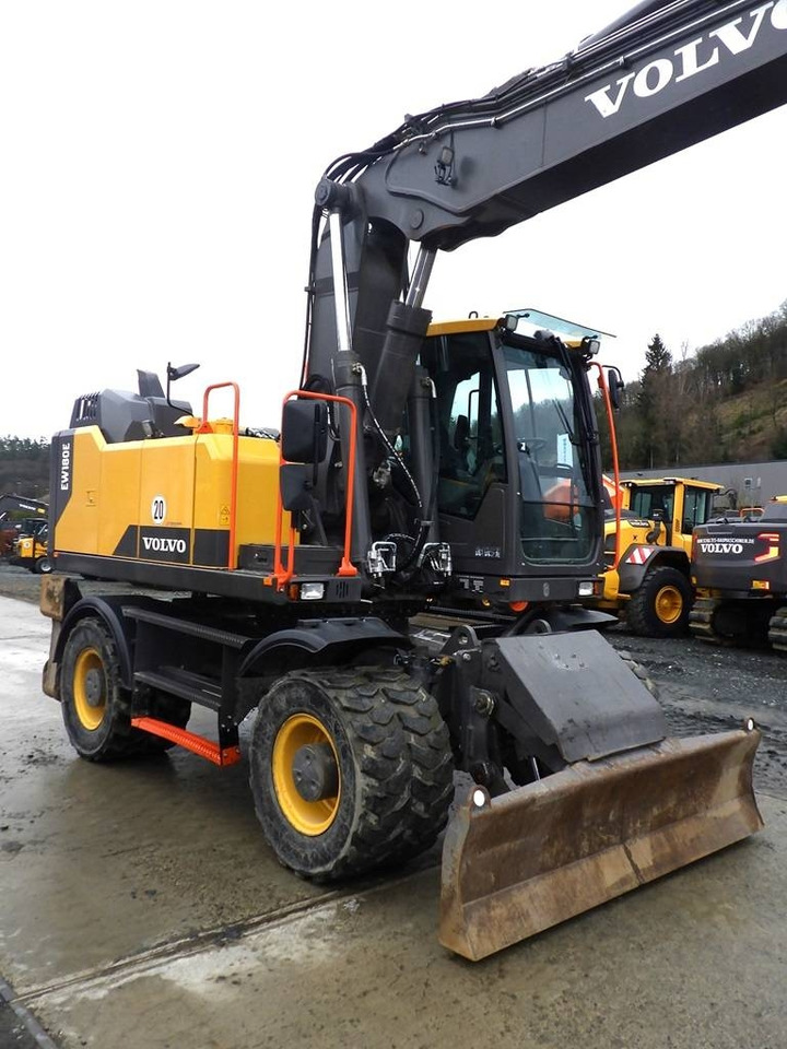 Volvo EW 180 E - Pelle sur pneus: photos 4 Volvo EW 180 E - Pelle sur pneus: photos 4