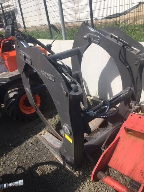 Volvo Holzgreifer Mod. 80832 für Radlader  - Grappin pour Engins de chantier: photos 2 Volvo Holzgreifer Mod. 80832 für Radlader  - Grappin pour Engins de chantier: photos 2