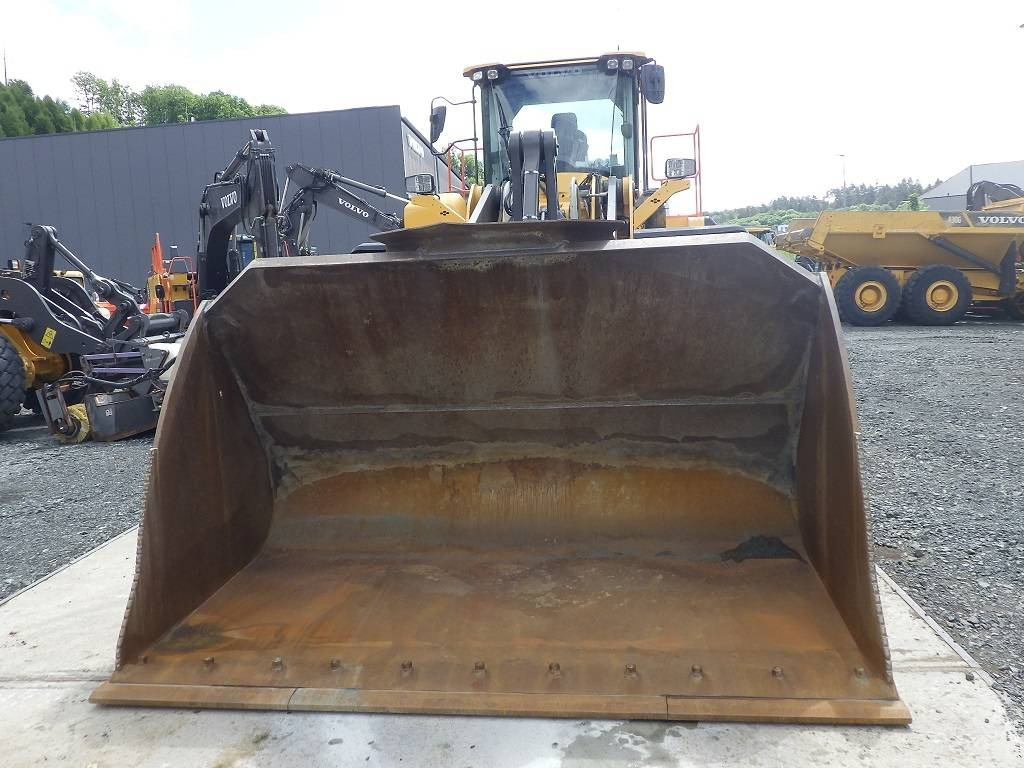 Volvo L 220 H - Chargeuse sur pneus: photos 2 Volvo L 220 H - Chargeuse sur pneus: photos 2
