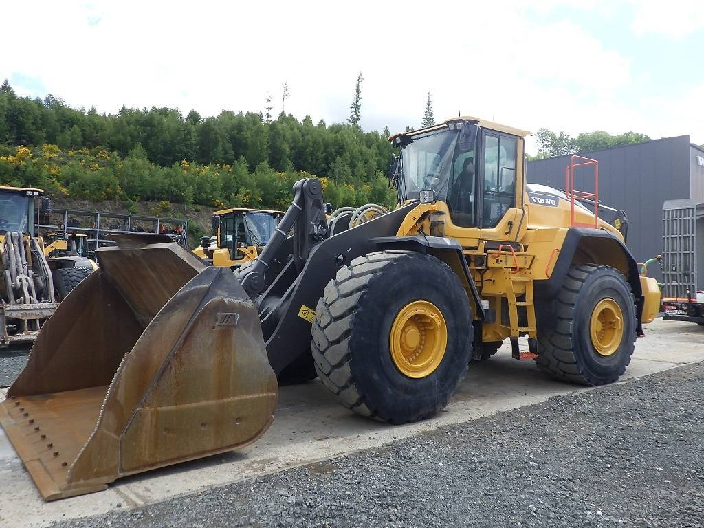 Volvo L 220 H - Chargeuse sur pneus: photos 1 Volvo L 220 H - Chargeuse sur pneus: photos 1