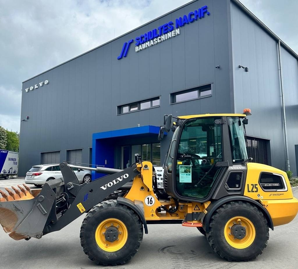 Volvo L 25 Electric - Chargeuse sur pneus: photos 1 Volvo L 25 Electric - Chargeuse sur pneus: photos 1