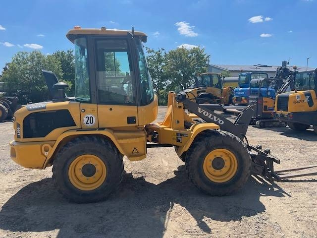 Volvo L 30 G - Chargeuse sur pneus: photos 2 Volvo L 30 G - Chargeuse sur pneus: photos 2