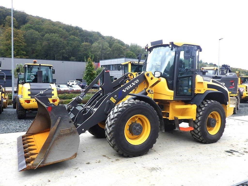 Volvo L 45 H - Chargeuse sur pneus: photos 1 Volvo L 45 H - Chargeuse sur pneus: photos 1