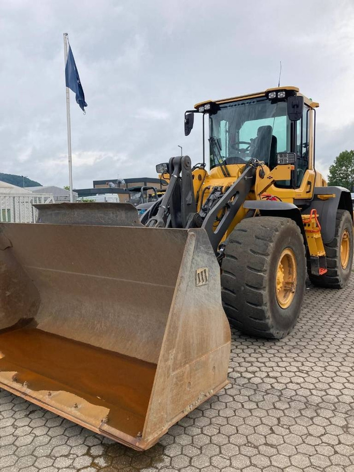 Volvo L 70 H - Chargeuse sur pneus: photos 1 Volvo L 70 H - Chargeuse sur pneus: photos 1