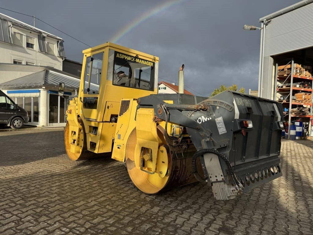 Bomag BW 144 AD-2 mit Splittstreuer BS180 - Rouleau compresseur: photos 2 Bomag BW 144 AD-2 mit Splittstreuer BS180 - Rouleau compresseur: photos 2