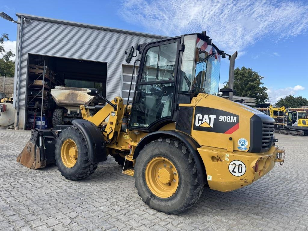 CAT 908M - Chargeuse sur pneus: photos 2 CAT 908M - Chargeuse sur pneus: photos 2