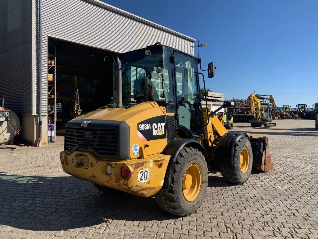 CAT 908M - Chargeuse sur pneus: photos 5 CAT 908M - Chargeuse sur pneus: photos 5
