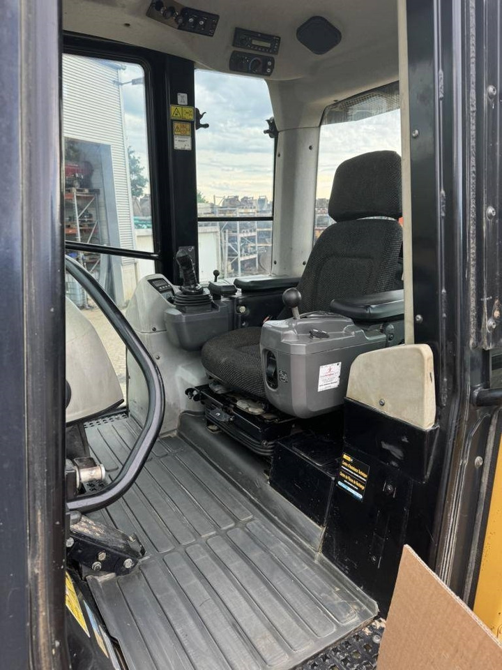 Chargeuse sur chenilles CAT 973 D: photos 11