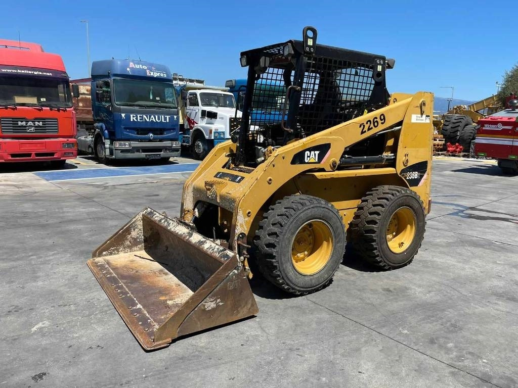 CAT 236 B - Mini chargeuse: photos 3 CAT 236 B - Mini chargeuse: photos 3