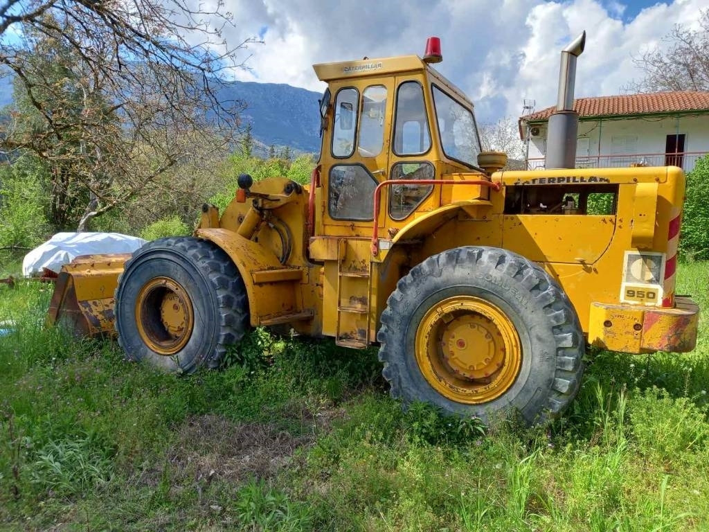 CAT 950 C - Chargeuse sur pneus: photos 1 CAT 950 C - Chargeuse sur pneus: photos 1