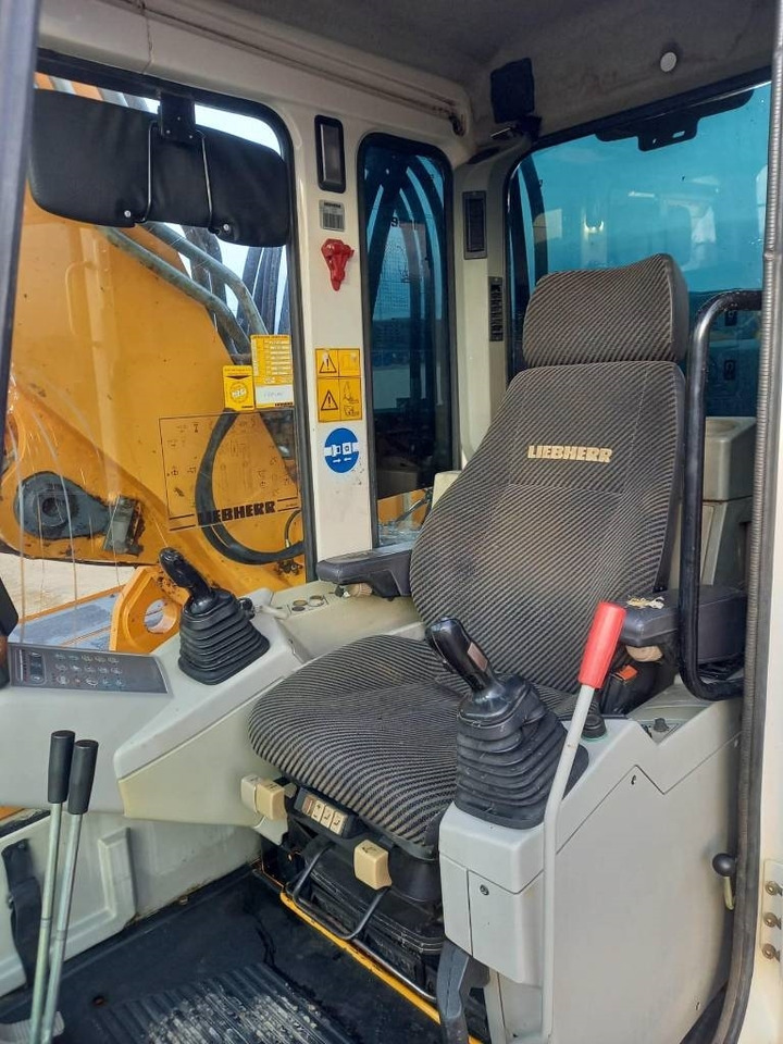 Liebherr R 924 B HD S L LITROIC - Pelle sur chenille: photos 5 Liebherr R 924 B HD S L LITROIC - Pelle sur chenille: photos 5