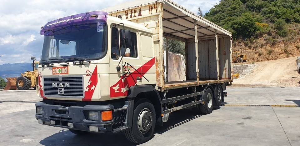 MAN 26.422 - Camion à rideaux coulissants: photos 2 MAN 26.422 - Camion à rideaux coulissants: photos 2