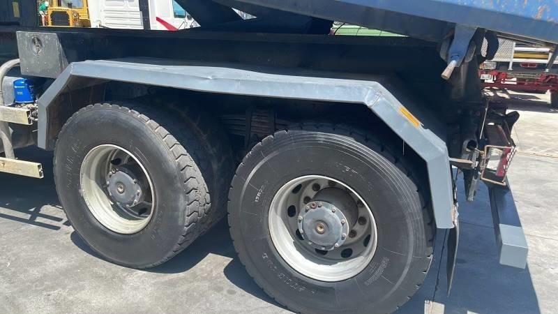 Mercedes-Benz 4148K 8X4 - Camion benne: photos 5 Mercedes-Benz 4148K 8X4 - Camion benne: photos 5