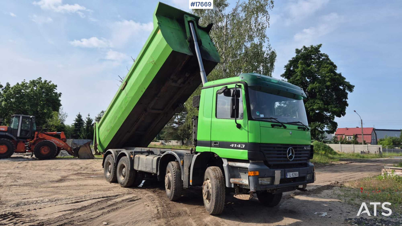 2002 Mercedes-Benz Actros 4143 8x8 - Camion benne: photos 2 2002 Mercedes-Benz Actros 4143 8x8 - Camion benne: photos 2