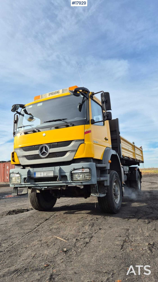 Mercedes-Benz 1824 4x4 dump truck (2005) - Autre matériel: photos 4 Mercedes-Benz 1824 4x4 dump truck (2005) - Autre matériel: photos 4