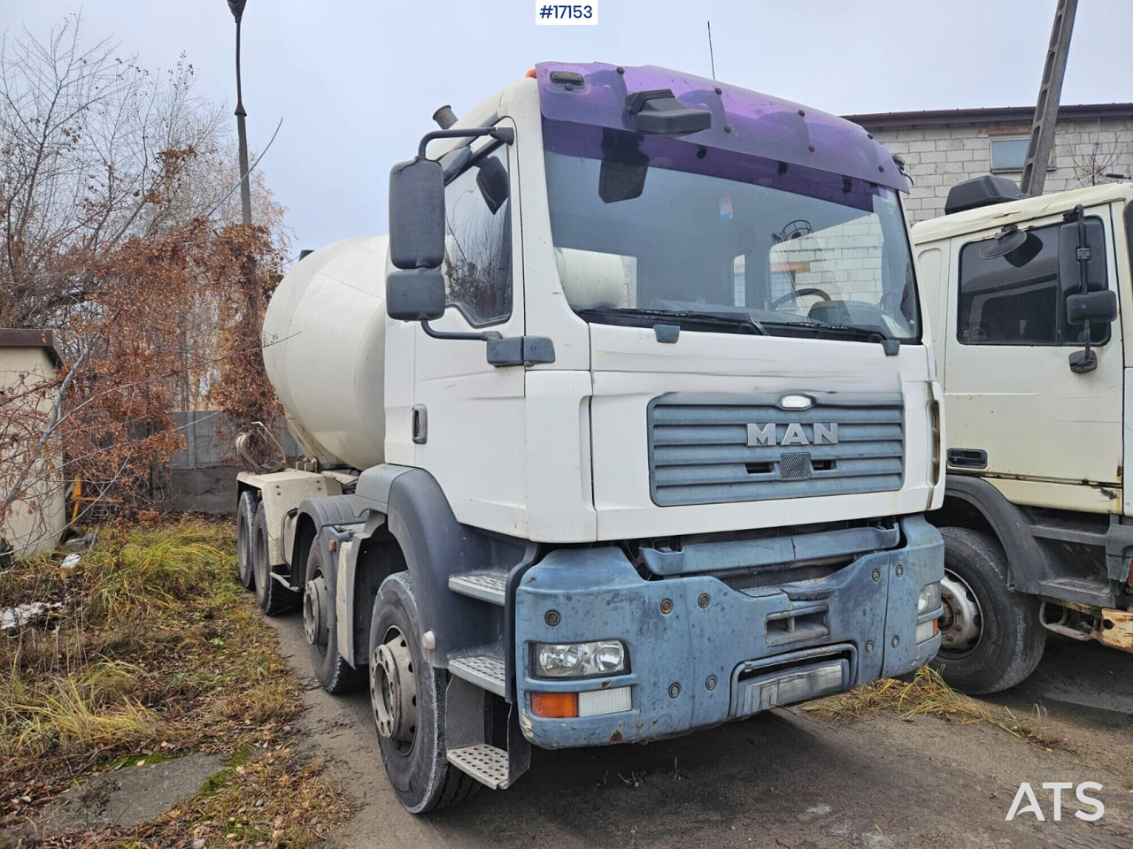Concrete mixer on MAN TGA 35.360 8x4 chassis (2004) - Camion malaxeur: photos 1 Concrete mixer on MAN TGA 35.360 8x4 chassis (2004) - Camion malaxeur: photos 1