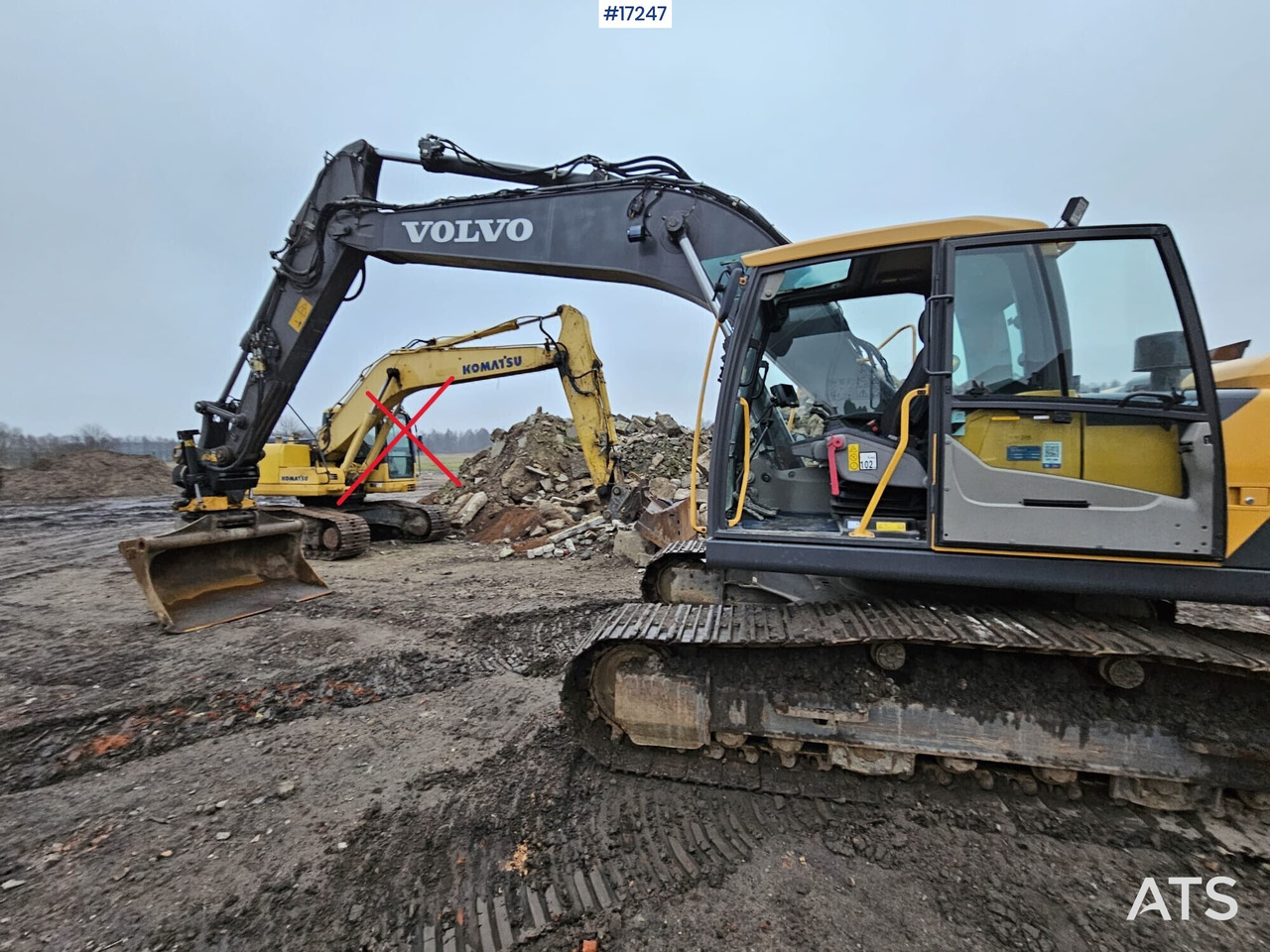 VOLVO EC 220DL Crawler Excavator (2013) Leica GPS Rototilt - Pelle sur chenille: photos 5 VOLVO EC 220DL Crawler Excavator (2013) Leica GPS Rototilt - Pelle sur chenille: photos 5