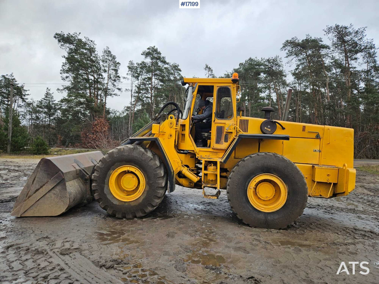 Wheel loader VOLVO 4500 (1984) - Chargeuse sur pneus: photos 2 Wheel loader VOLVO 4500 (1984) - Chargeuse sur pneus: photos 2