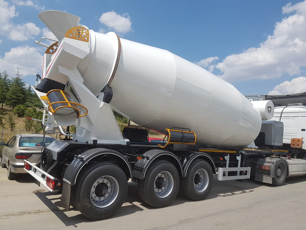 THOR THR-3-MX-15-D - Camion malaxeur: photos 1 THOR THR-3-MX-15-D - Camion malaxeur: photos 1